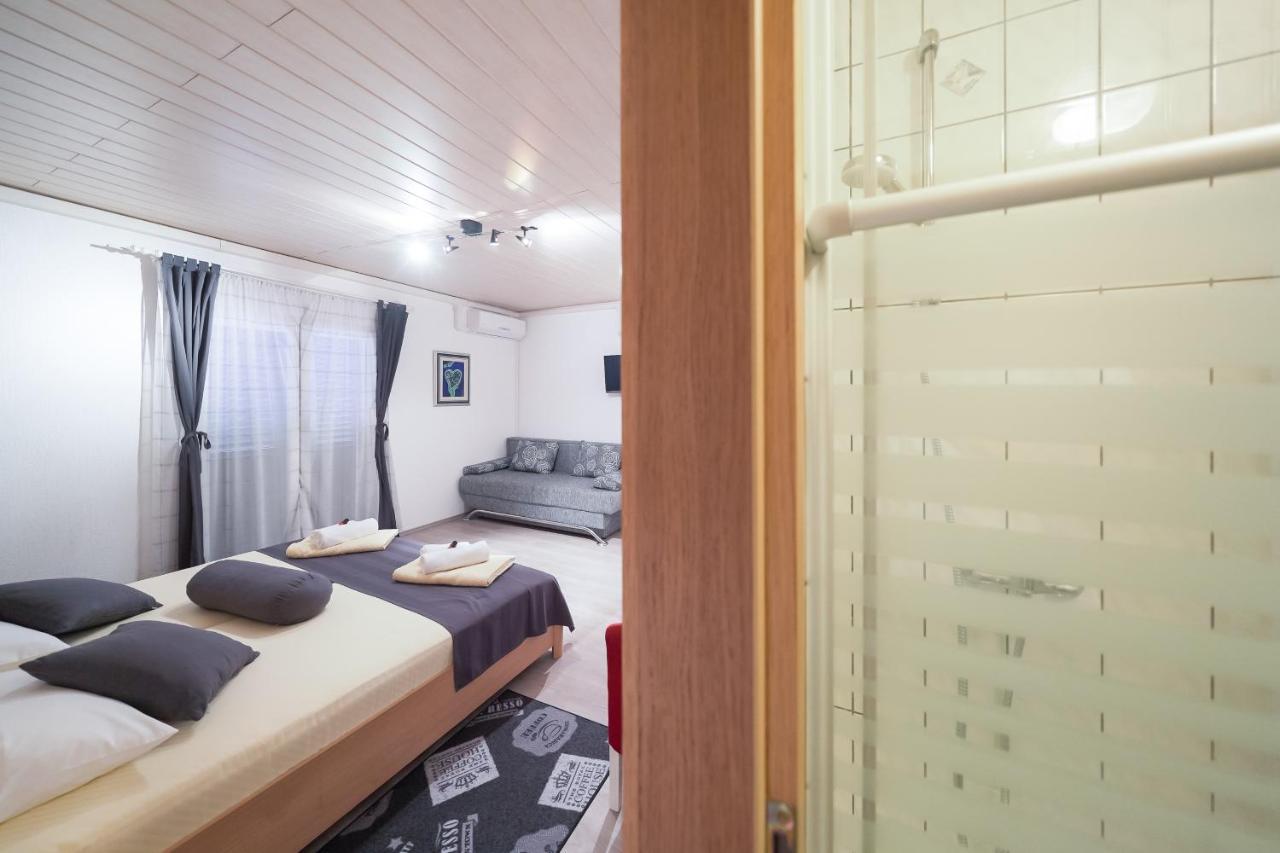 Lanterna Rooms トゥラニ エクステリア 写真