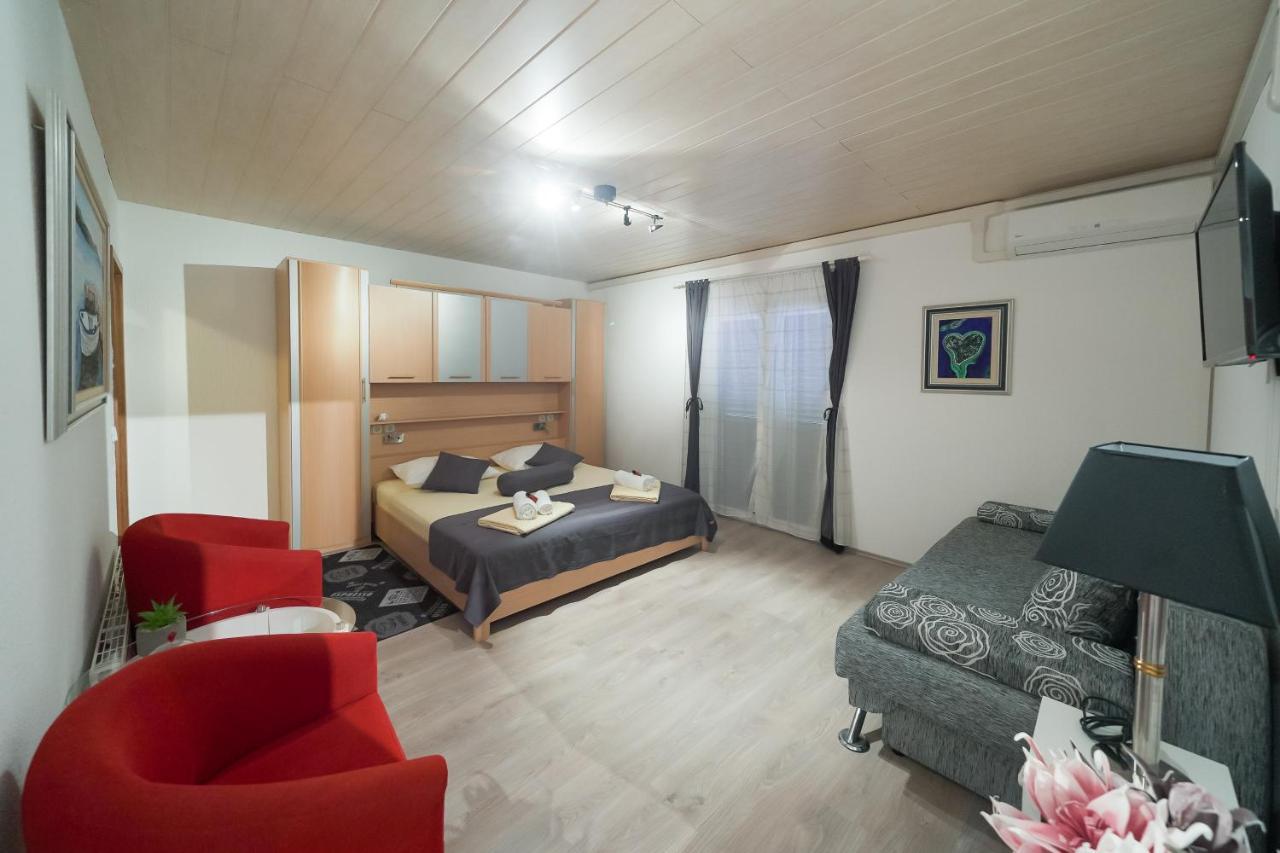 Lanterna Rooms トゥラニ エクステリア 写真