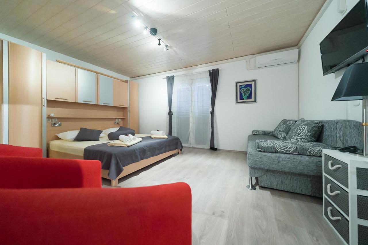 Lanterna Rooms トゥラニ エクステリア 写真