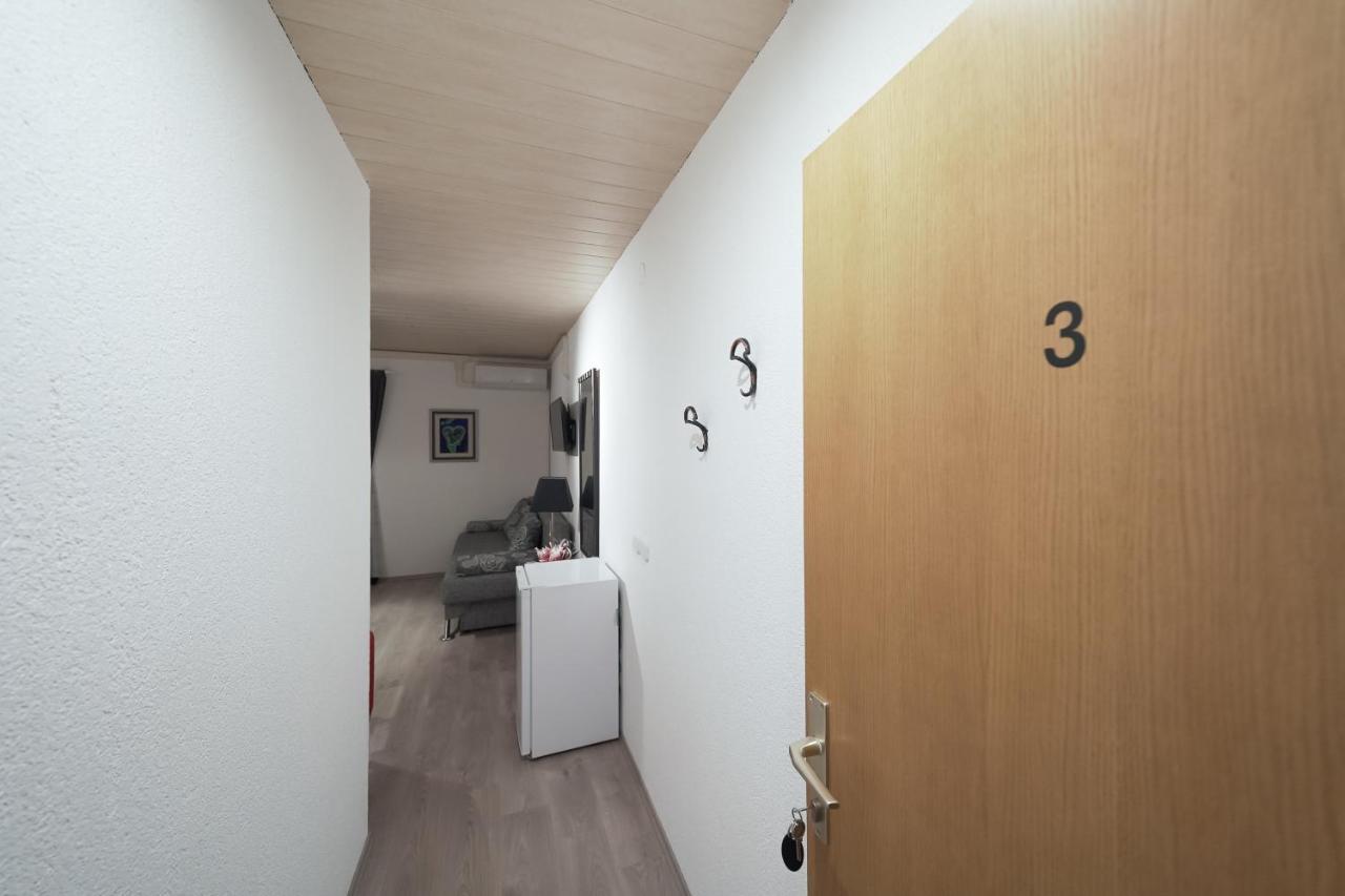 Lanterna Rooms トゥラニ エクステリア 写真