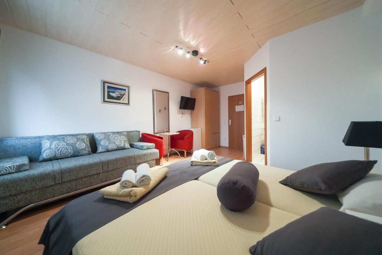 Lanterna Rooms トゥラニ エクステリア 写真