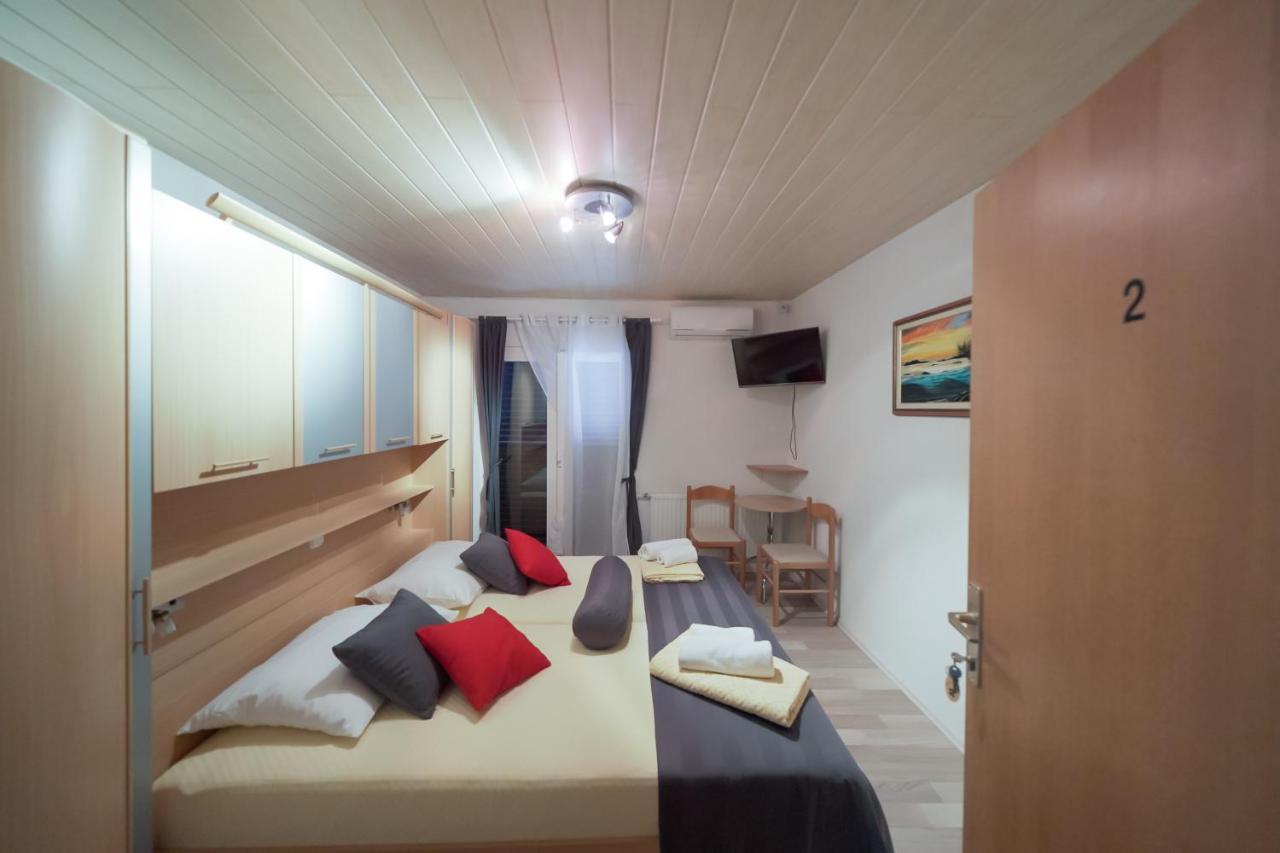 Lanterna Rooms トゥラニ エクステリア 写真